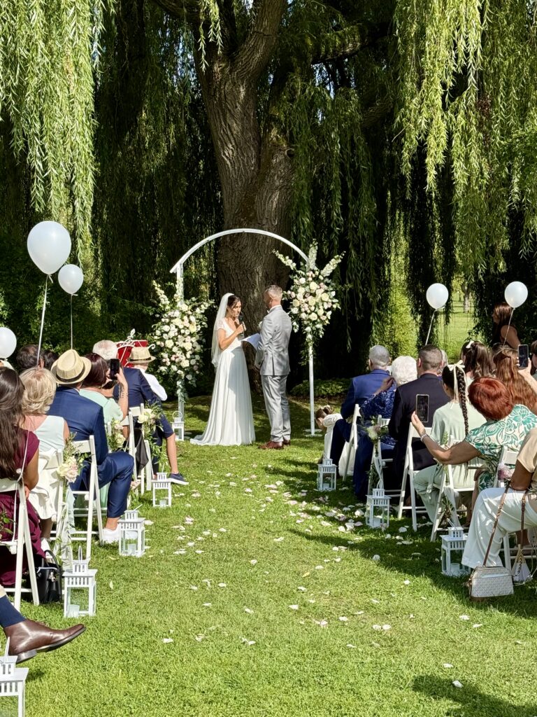 Repérage du lieu de réception avant une prestation DJ pour un mariage